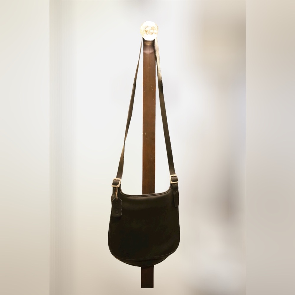 Vintage coach Black leather flap shoulder hippie bag 9135  y2k 1999 90s